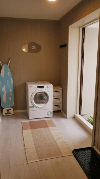 Apartment Nyrenovert Med Gratis Parkering Leknes